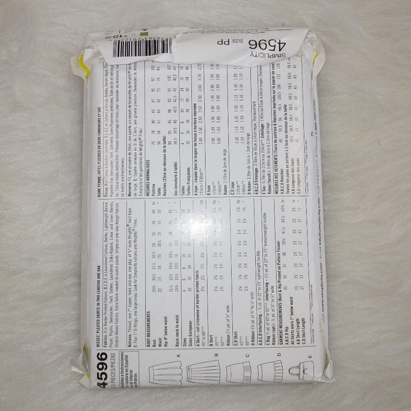Simplicity 4596 Misses skirts with pleats in 4 variations Size 12-18 & bag - Picture 5 of 5